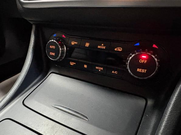 Mercedes-Benz CLA I (C117 X117) с пробегом 2015 года, цена 1 800 000 рублей, 93670 км, седан, Автокод Объявления
