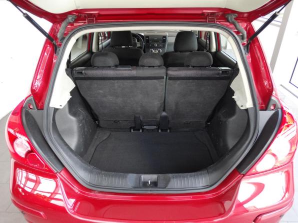 Nissan Tiida I Рестайлинг с пробегом 2012 года, цена 590 000 рублей, 268050 км, хэтчбек, Автокод Объявления