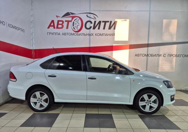 Volkswagen Polo V Рестайлинг с пробегом 2019 года, цена 1 090 000 рублей, 153000 км, седан, Автокод Объявления