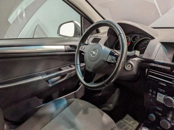 Opel Astra H Рестайлинг с пробегом 2009 года, цена 500 000 рублей, 209481 км, седан, Автокод Объявления