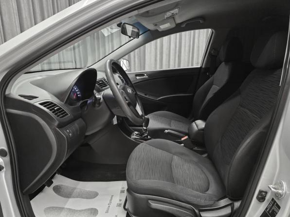 Hyundai Solaris I Рестайлинг с пробегом 2015 года, цена 800 000 рублей, 191000 км, седан, Автокод Объявления