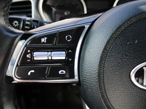 Kia Ceed III с пробегом 2019 года, цена 1 559 000 рублей, 120056 км, универсал, Автокод Объявления