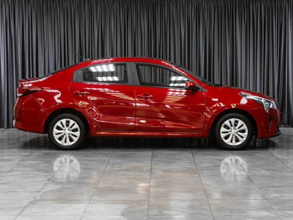Kia Rio IV Рестайлинг с пробегом 2020 года, цена 1 384 070 рублей, 94517 км, седан, Автокод Объявления