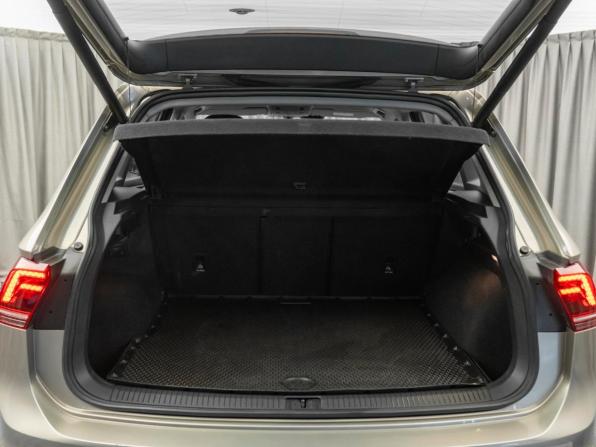 Volkswagen Tiguan II с пробегом 2018 года, цена 2 440 000 рублей, 102223 км, внедорожник, Автокод Объявления