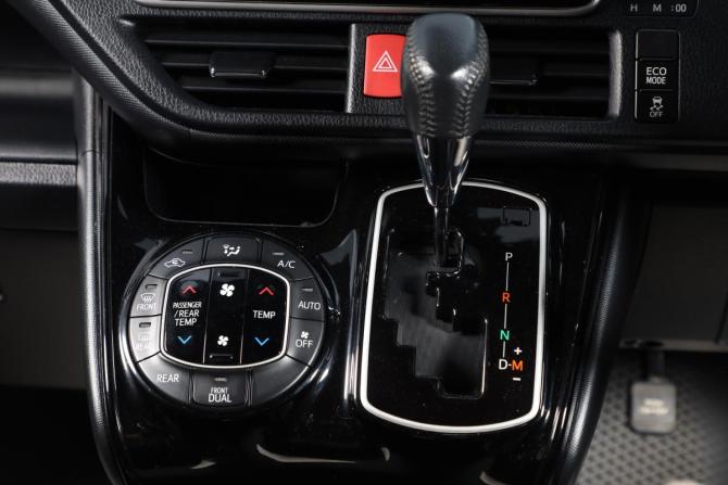 Toyota Noah III (R80) с пробегом 2019 года, цена 3 099 000 рублей, 91000 км, минивэн, Автокод Объявления