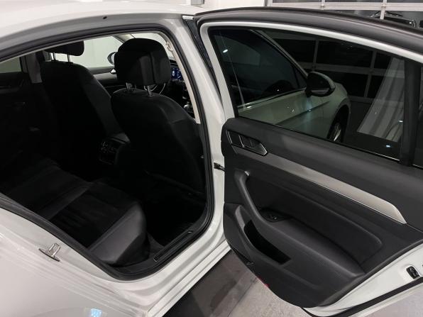 Volkswagen Passat B8 с пробегом 2018 года, цена 2 682 000 рублей, 84376 км, седан, Автокод Объявления