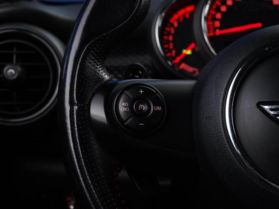 Mini Hatch III (F55/F56) Москва  - изображение 14