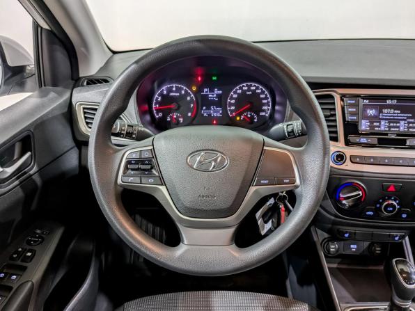 Hyundai Solaris II Рестайлинг с пробегом 2022 года, цена 1 565 000 рублей, 67811 км, седан, Автокод Объявления