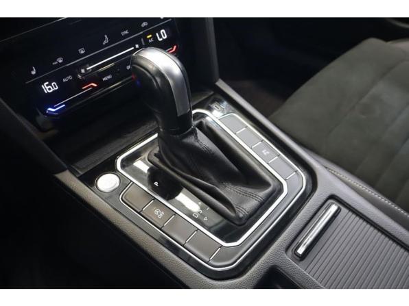 Volkswagen Passat B8 Рестайлинг с пробегом 2021 года, цена 2 230 800 рублей, 80600 км, седан, Автокод Объявления