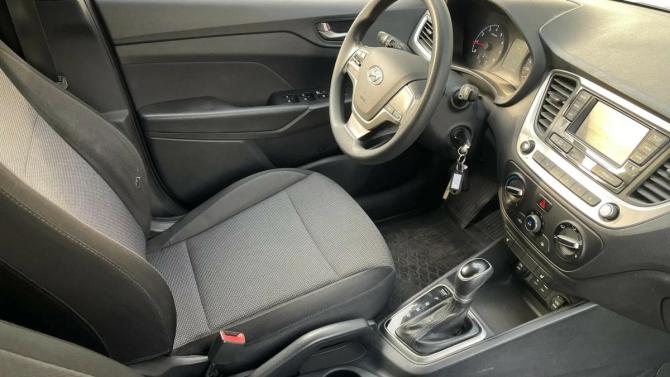 Hyundai Solaris II с пробегом 2018 года, цена 840 000 рублей, 214966 км, седан, Автокод Объявления