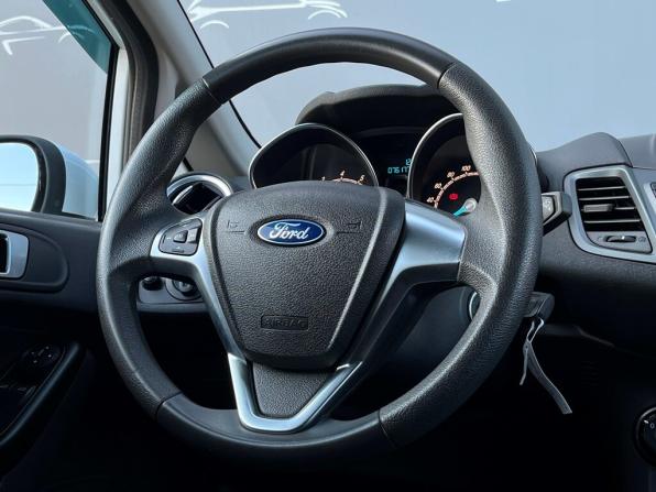 Ford Fiesta Mk6 Рестайлинг с пробегом 2016 года, цена 950 700 рублей, 76177 км, хэтчбек, Автокод Объявления