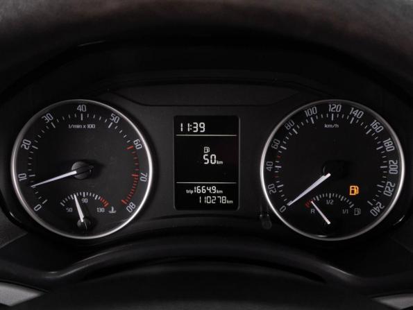 Skoda Octavia II (A5) Рестайлинг с пробегом 2013 года, цена 989 000 рублей, 110278 км, лифтбек, Автокод Объявления