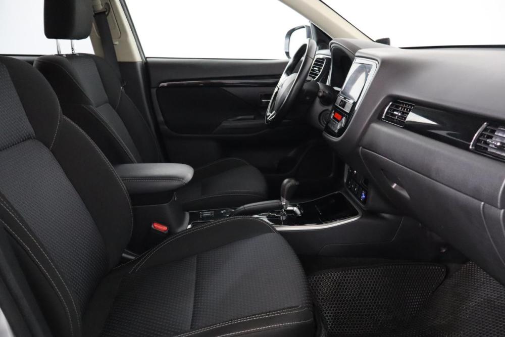 Mitsubishi Outlander III Рестайлинг 3 Санкт-Петербург  - изображение 10