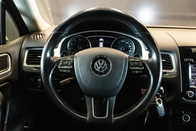 Volkswagen Touareg II с пробегом 2013 года, цена 2 089 000 рублей, 179923 км, внедорожник, Автокод Объявления