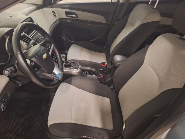 Chevrolet Cruze I Рестайлинг с пробегом 2012 года, цена 550 000 рублей, 301389 км, хэтчбек, Автокод Объявления