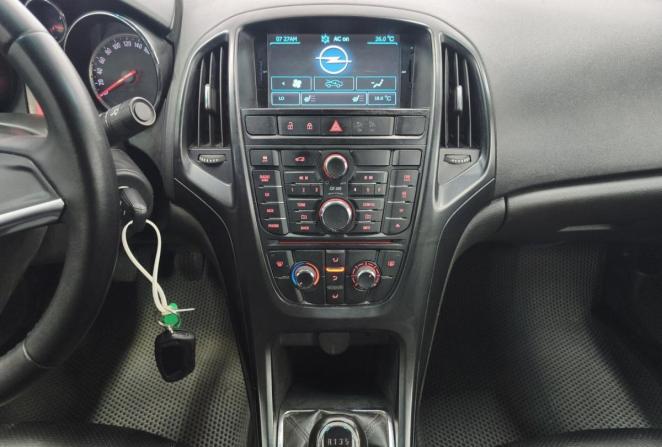 Opel Astra J Рестайлинг с пробегом 2012 года, цена 449 000 рублей, 235765 км, седан, Автокод Объявления