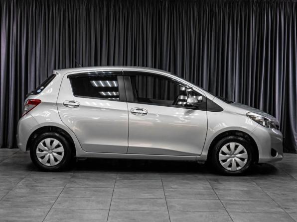 Toyota Vitz III (XP130) с пробегом 2013 года, цена 879 000 рублей, 117027 км, хэтчбек, Автокод Объявления