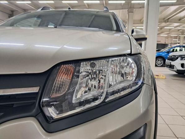 Renault Sandero II с пробегом 2015 года, цена 920 000 рублей, 77127 км, хэтчбек, Автокод Объявления
