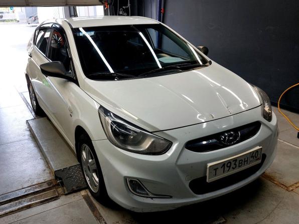 Hyundai Solaris I с пробегом 2014 года, цена 650 000 рублей, 105720 км, хэтчбек, Автокод Объявления