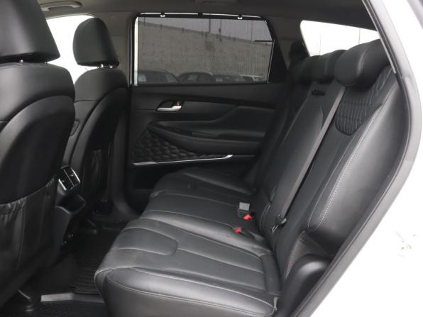 Hyundai Santa Fe IV с пробегом 2019 года, цена 2 400 000 рублей, 211538 км, внедорожник, Автокод Объявления
