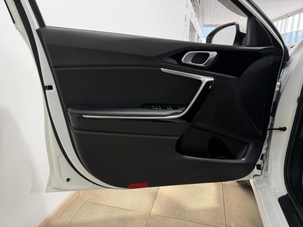 Kia Ceed III с пробегом 2020 года, цена 2 100 000 рублей, 29000 км, хэтчбек, Автокод Объявления
