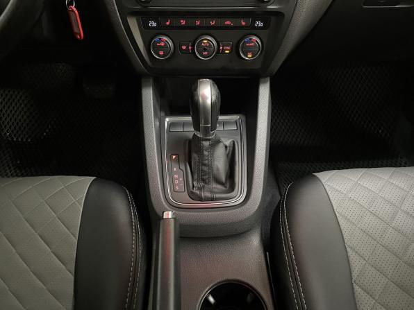 Volkswagen Jetta VI Рестайлинг с пробегом 2016 года, цена 1 240 000 рублей, 183665 км, седан, Автокод Объявления