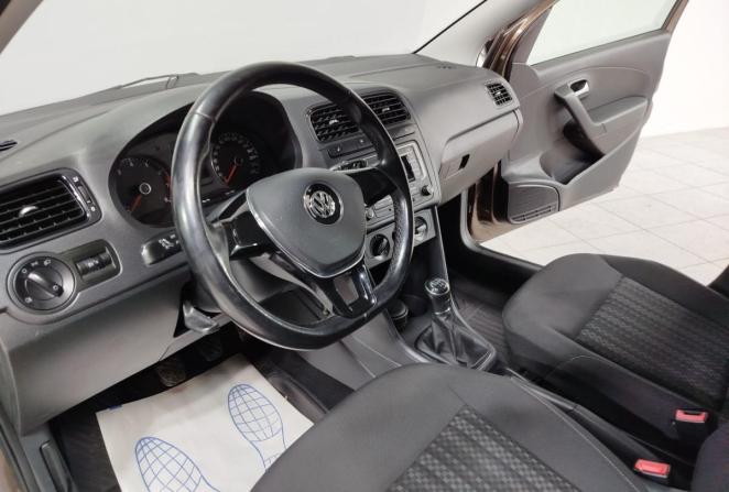 Volkswagen Polo V Рестайлинг с пробегом 2016 года, цена 920 000 рублей, 87418 км, седан, Автокод Объявления