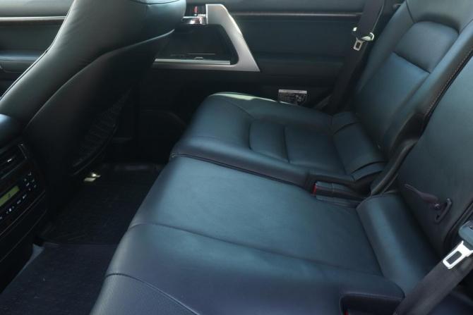 Toyota Land Cruiser 200 Series Рестайлинг 1 с пробегом 2015 года, цена 4 100 000 рублей, 207683 км, внедорожник, Автокод Объявления