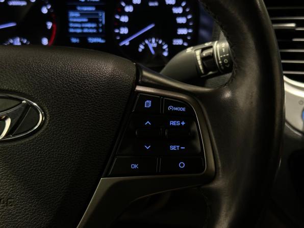 Hyundai Solaris II с пробегом 2019 года, цена 1 395 000 рублей, 72493 км, седан, Автокод Объявления