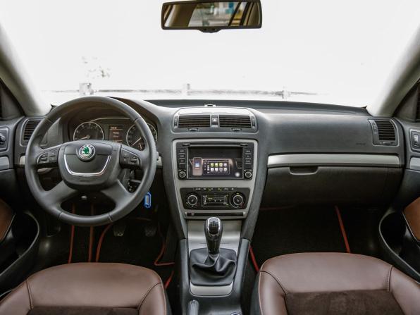 Skoda Octavia II (A5) Рестайлинг с пробегом 2013 года, цена 978 000 рублей, 162069 км, универсал, Автокод Объявления