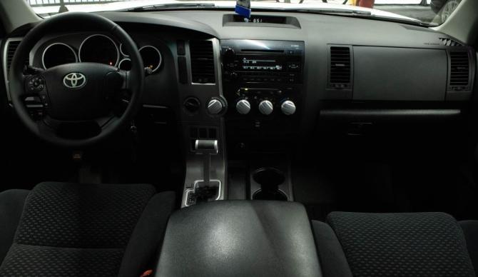 Toyota Tundra II с пробегом 2010 года, цена 2 799 000 рублей, 174342 км, пикап, Автокод Объявления