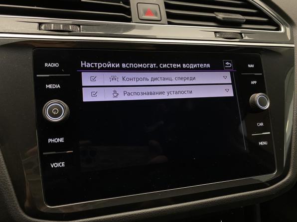 Volkswagen Tiguan II Рестайлинг с пробегом 2021 года, цена 2 710 000 рублей, 60855 км, внедорожник, Автокод Объявления