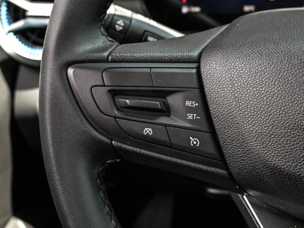 Chevrolet Monza II Рестайлинг с пробегом 2023 года, цена 1 639 000 рублей, 11922 км, седан, Автокод Объявления