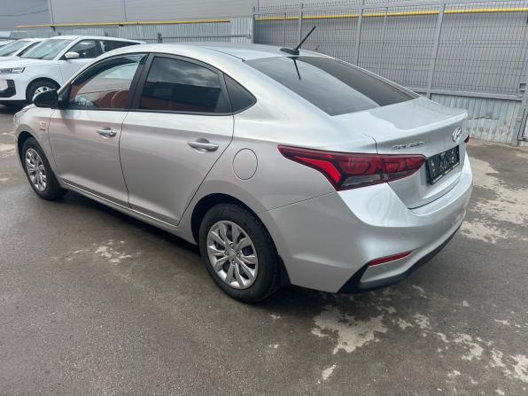 Hyundai Solaris II с пробегом 2019 года, цена 1 370 000 рублей, 128000 км, седан, Автокод Объявления