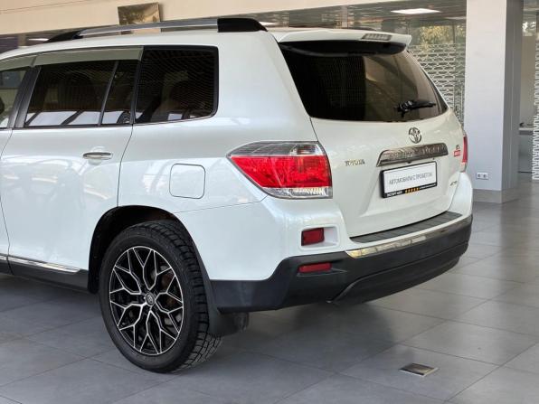 Toyota Highlander II (XU40) Рестайлинг с пробегом 2011 года, цена 1 725 000 рублей, 210000 км, внедорожник, Автокод Объявления