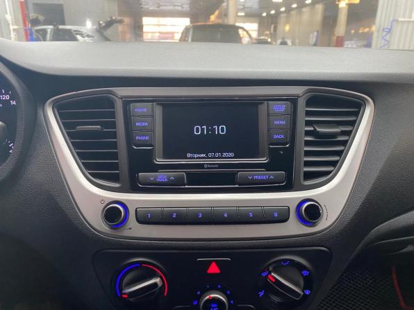 Hyundai Solaris II с пробегом 2018 года, цена 1 225 000 рублей, 115100 км, седан, Автокод Объявления