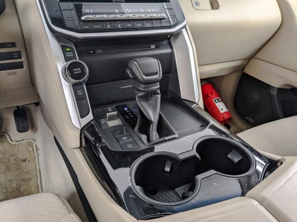 Toyota Land Cruiser 300 Series с пробегом 2022 года, цена 8 900 000 рублей, 31000 км, внедорожник, Автокод Объявления
