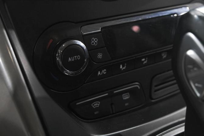 Ford Kuga II с пробегом 2015 года, цена 1 299 000 рублей, 153000 км, внедорожник, Автокод Объявления