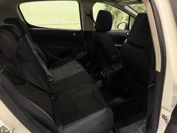 Peugeot 308 I Рестайлинг с пробегом 2011 года, цена 569 000 рублей, 269000 км, хэтчбек, Автокод Объявления