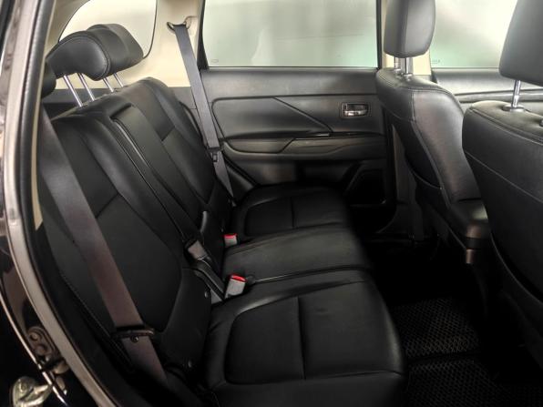 Mitsubishi Outlander III Рестайлинг 2 с пробегом 2016 года, цена 1 705 000 рублей, 130400 км, внедорожник, Автокод Объявления