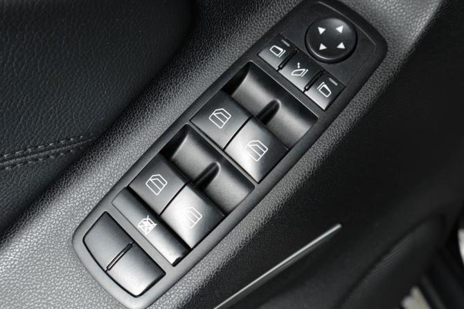 Mercedes-Benz M-Класс II (W164) Рестайлинг с пробегом 2010 года, цена 1 749 000 рублей, 165128 км, внедорожник, Автокод Объявления