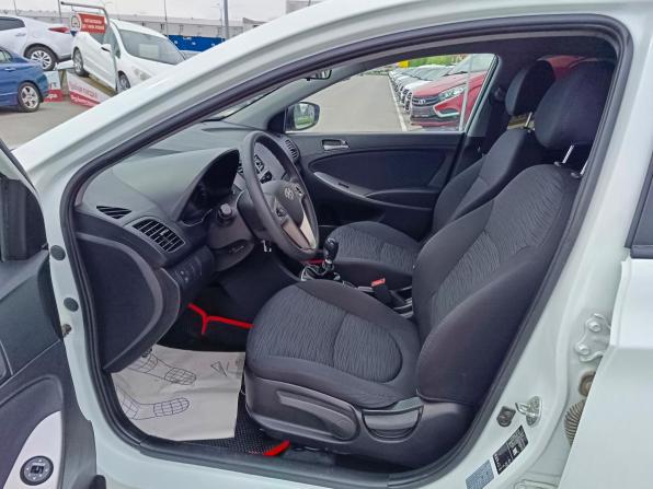 Hyundai Solaris I Рестайлинг с пробегом 2015 года, цена 834 995 рублей, 250979 км, хэтчбек, Автокод Объявления