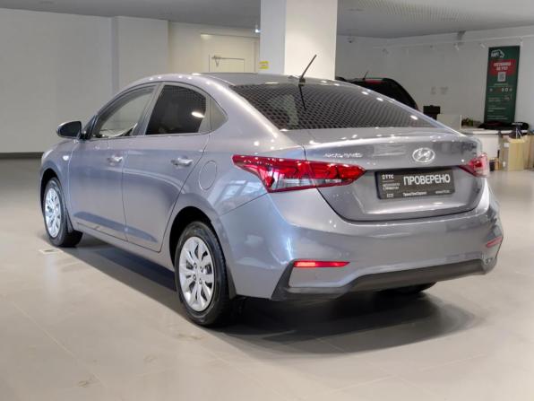 Hyundai Solaris II с пробегом 2018 года, цена 1 034 000 рублей, 151957 км, седан, Автокод Объявления