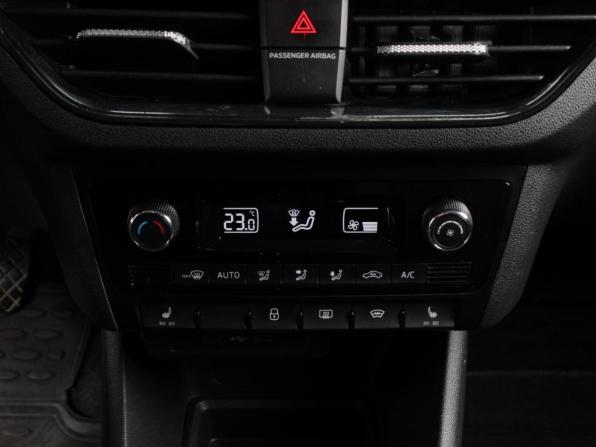 Volkswagen Polo V Рестайлинг с пробегом 2020 года, цена 1 320 000 рублей, 185446 км, седан, Автокод Объявления