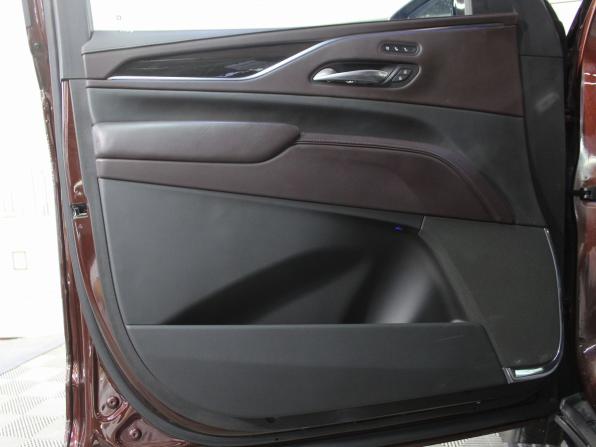Cadillac Escalade V с пробегом 2022 года, цена 10 950 000 рублей, 70101 км, внедорожник, Автокод Объявления