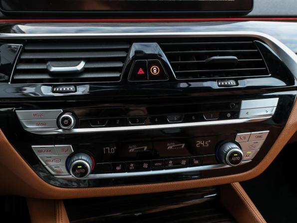 BMW 5 серии VII (G30/G31/G38) Рестайлинг с пробегом 2022 года, цена 4 149 000 рублей, 113777 км, седан, Автокод Объявления