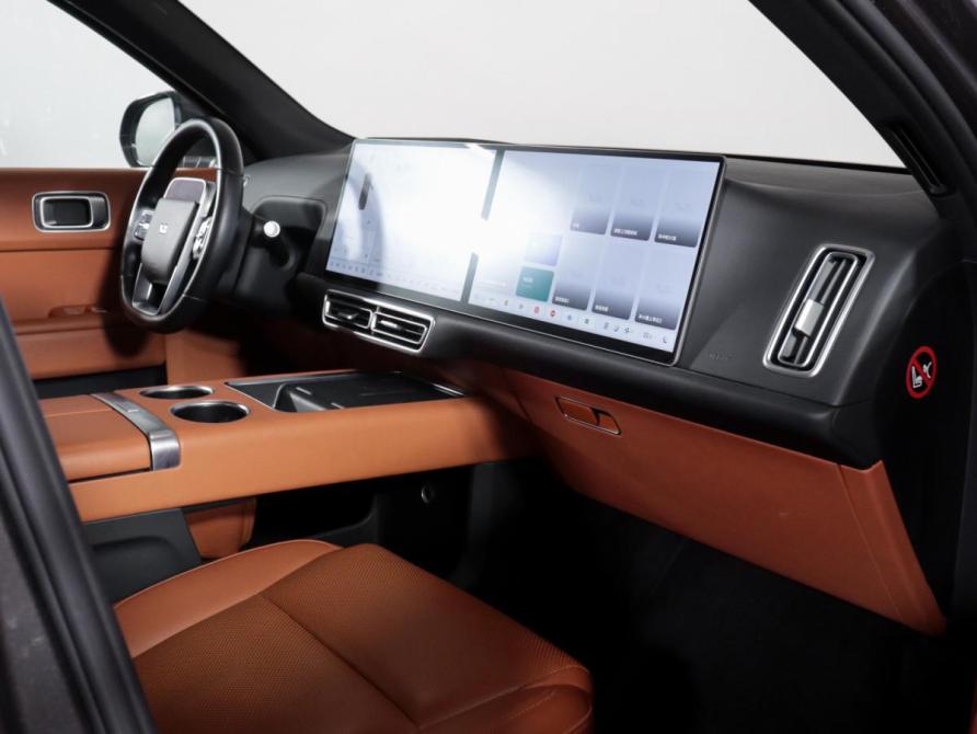 Li Auto (Lixiang) L9 I Москва  - изображение 9