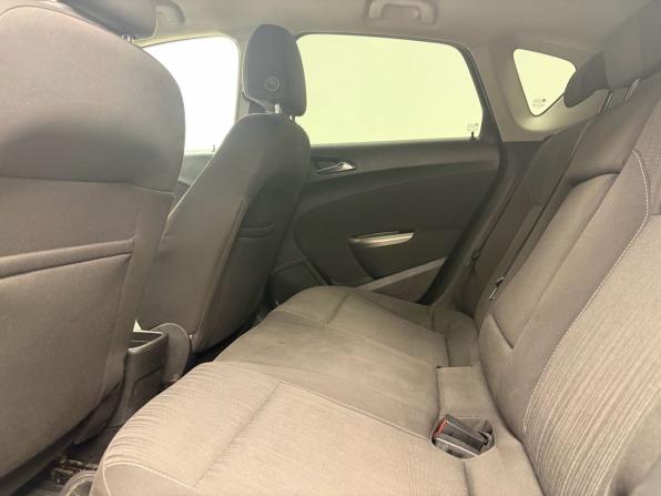Opel Astra J с пробегом 2010 года, цена 715 000 рублей, 330790 км, хэтчбек, Автокод Объявления