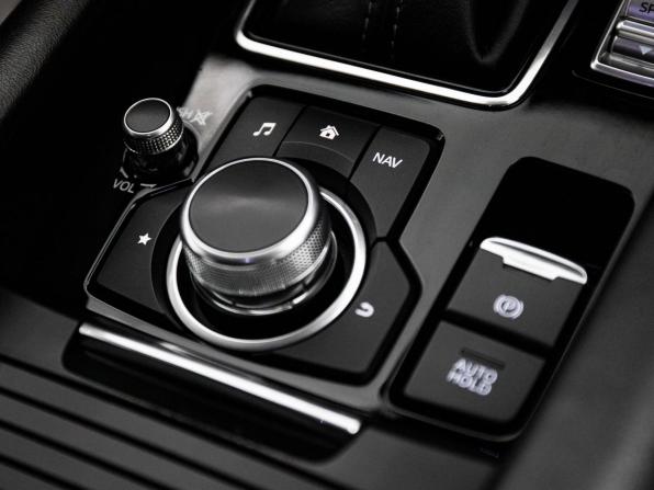 Mazda Atenza III Рестайлинг 2 с пробегом 2018 года, цена 2 400 000 рублей, 108960 км, седан, Автокод Объявления