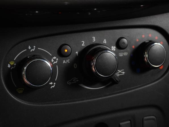 Renault Logan II Рестайлинг с пробегом 2020 года, цена 1 059 000 рублей, 123379 км, седан, Автокод Объявления